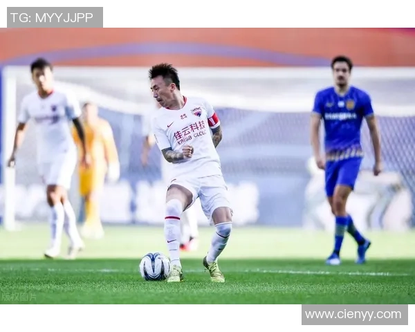 媒体聚焦足球明星背后的故事与成就探讨 媒体聚焦足球明星背后的故事与成就探讨