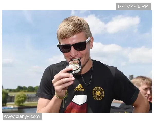 足球明星麻花辫造型大赏盘点那些令人难忘的足球界时尚风格